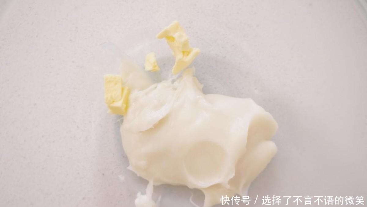 这款抹茶麻薯软欧,简单好做,满满坚果馅,好吃还不腻