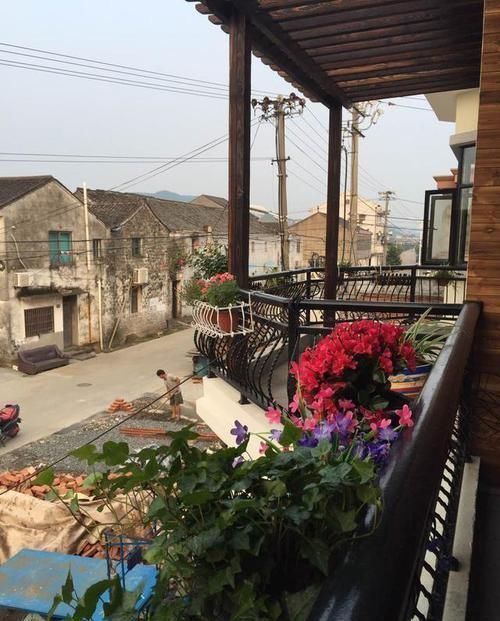 别墅|闺蜜家的自建房才花50W，还带私人花园、鱼塘，我真不信！