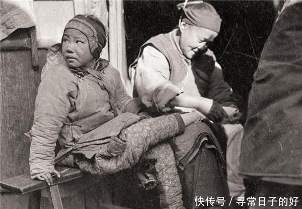 比裹脚“更恐怖”束腰和黑齿,一个挤坏器官,一个吓哭小孩!