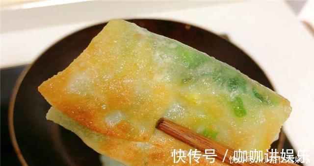 面团|想吃韭菜盒子不用买,学会这个做法,个个皮薄馅大不出汤,真香