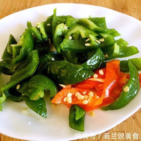 一道超级下饭的菜,炒五花肉,送给爱吃肉的您