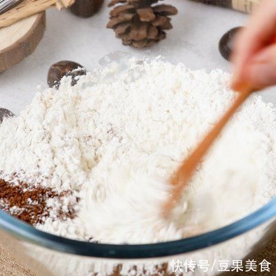 不用剥皮的“大栗子”--栗子面包