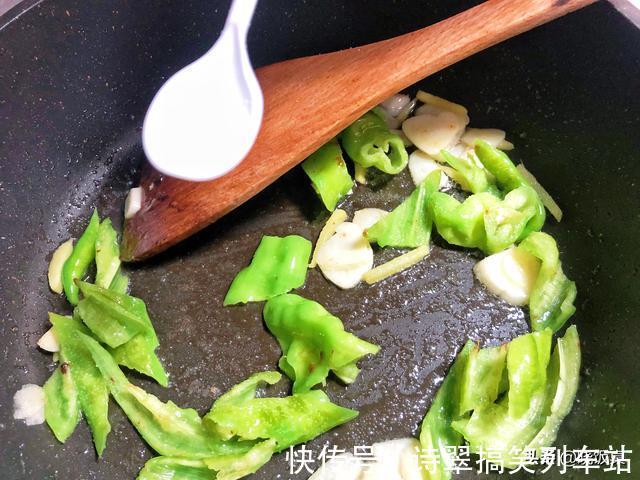 饭店|难怪饭店炒的猪肝这么好吃，多加这2步，出锅不柴不腥，滑嫩鲜香