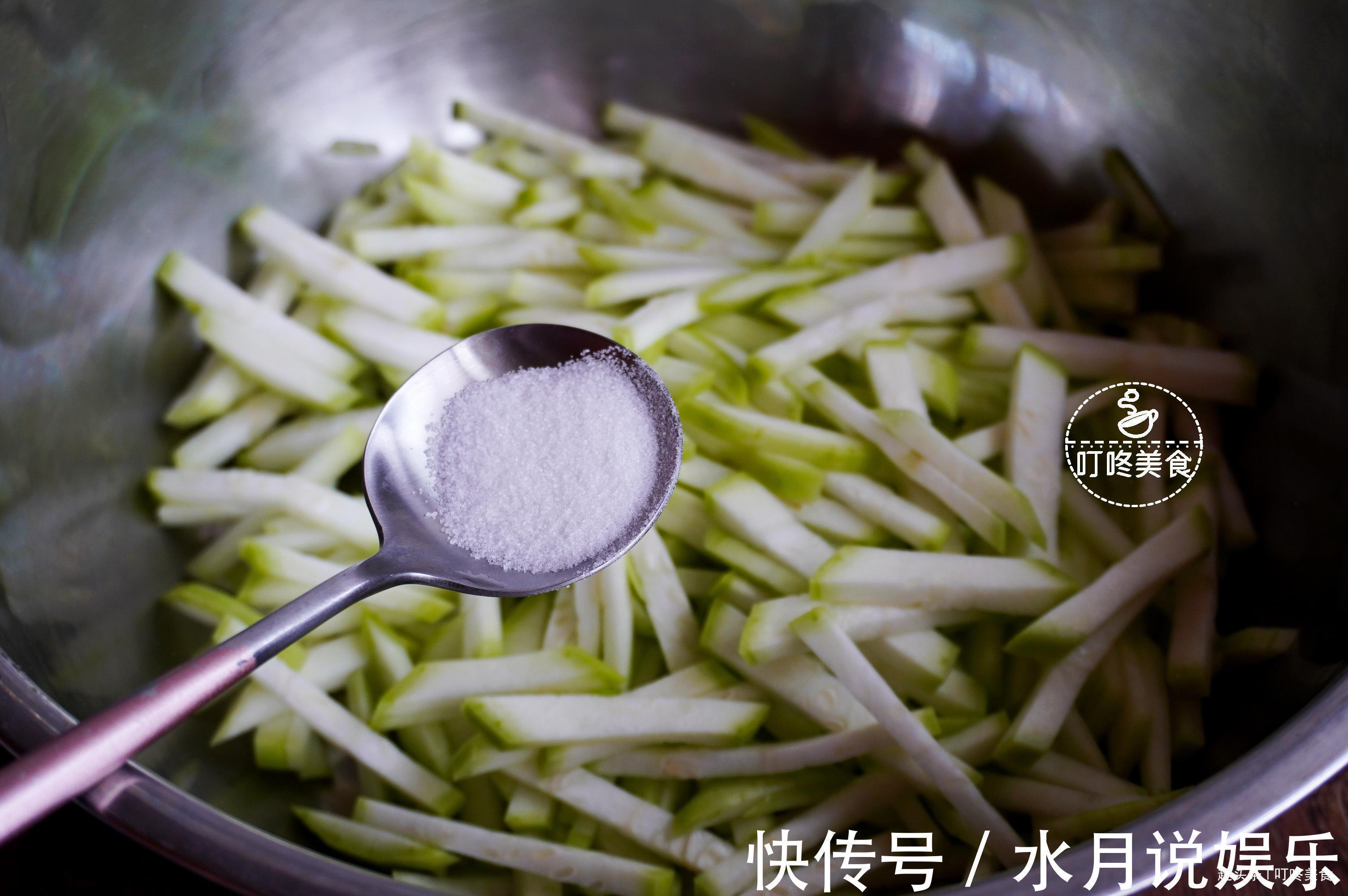 入秋包饺子就馋此道馅,比韭菜香,比芹菜营养,出锅能吃30个