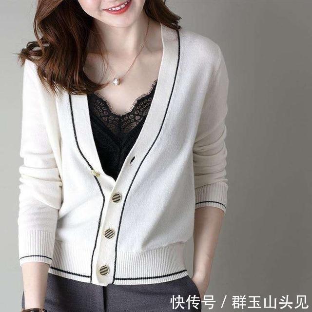 45-66岁女人,入秋建议多穿这“针织开衫”,不失典雅,穿出知性