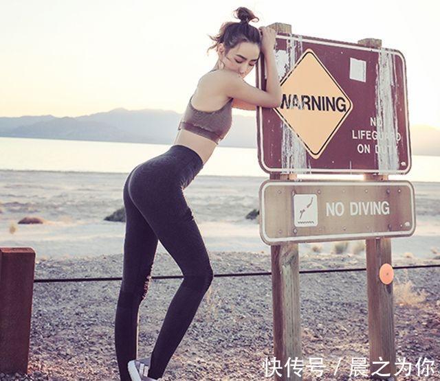 紧身 -紧身打底裤美女,凸显出完美的身材比例,还有种女神的魅力