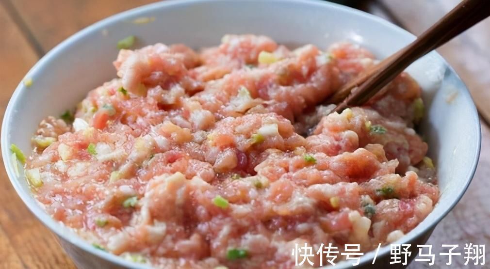 为什么饺子店的饺子那么好吃?关键在这3个技巧,饺子饱满又多汁