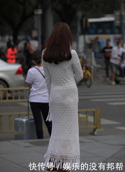 直筒|白色镂空直筒长裙,文艺清新范儿十足,尽显大气