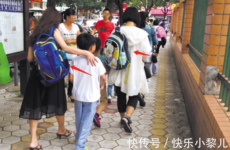 课程表|孩子的书包一定要自己背?“小肩膀、大书包”,他们承受的是什么