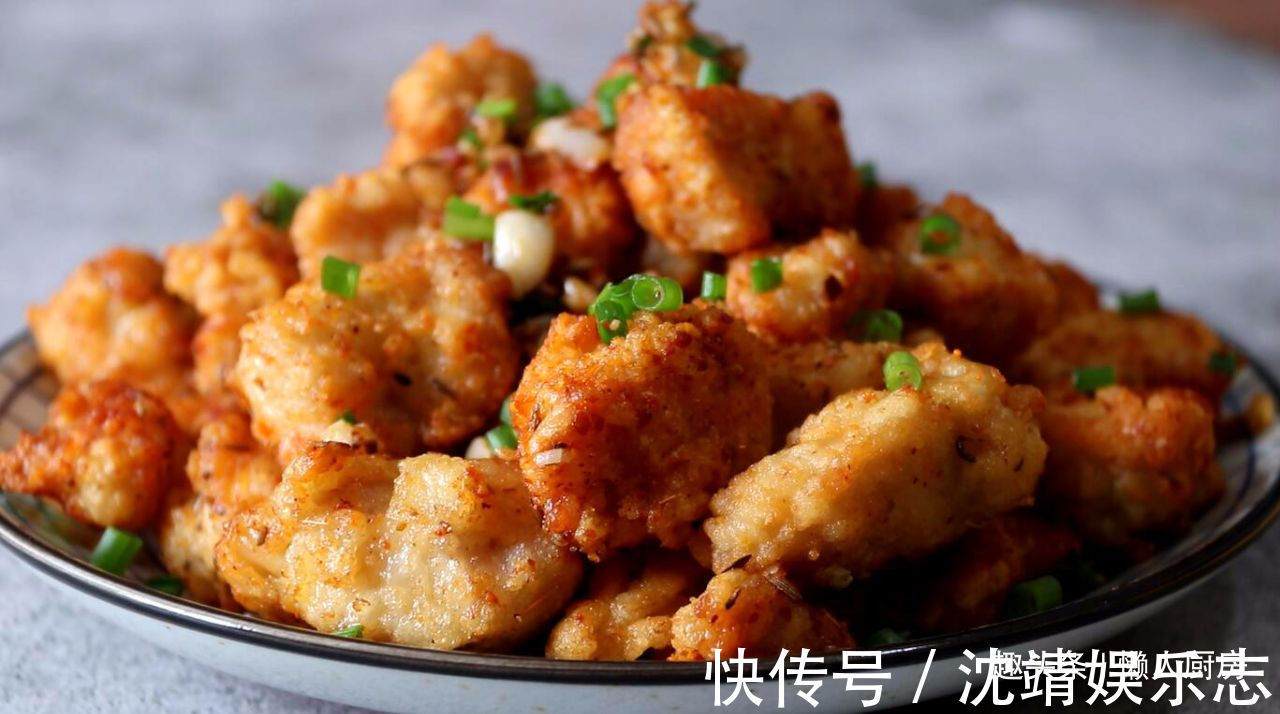 教你鸡胸肉最香的做法,外皮酥脆,肉嫩不柴,怎么吃都吃不腻