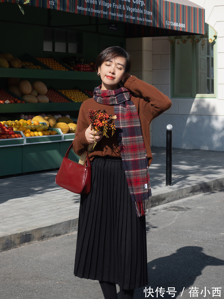 针织裙 穿衣从“土气”到“高雅大气”,40+女人需要做啥?半身裙能帮你