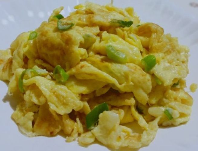 ?吃了30年炒鸡蛋,才知道直接下锅炒不对!这么炒鸡蛋又香又软嫩