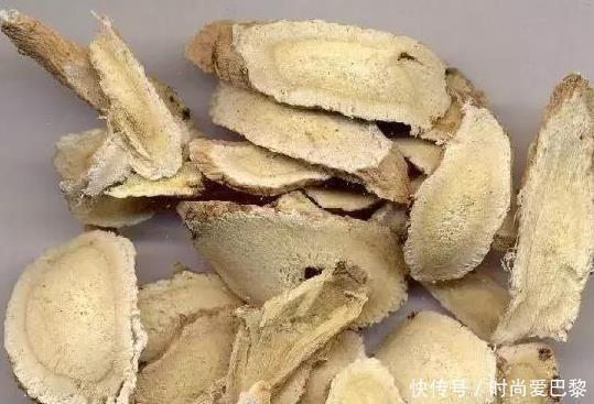 老中医黄芪是一宝，喝黄芪水有12大好处，一起来了解下