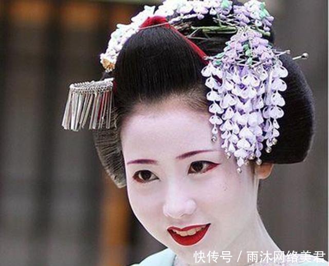 家庭|稳居花魁6年,她一场演出价值3万美金,换来的却是与家庭的决裂