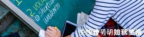 书法$小学老师“粉笔字”大赛,个个书法范十足,看到最后一个舍不得擦