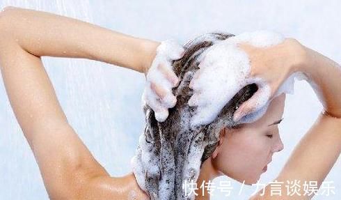 祛除|很多人不知道,洗头时加点它,保证你头发黑又亮,还能祛除头皮屑