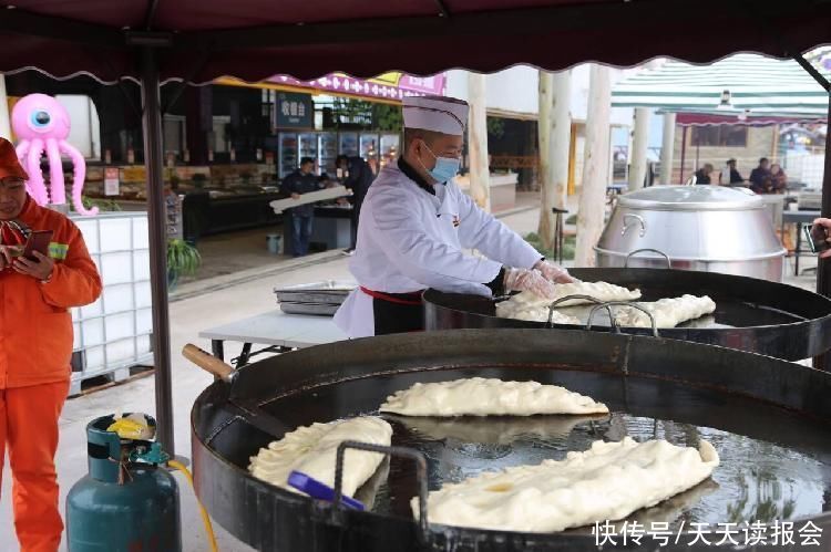  喝羊肉汤|10斤一个的饺子吃过吗？重庆一景区邀游客制作“超级饺子”迎冬至