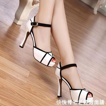 露趾 时髦一夏,鱼嘴高跟凉鞋已闪亮登场,给你想要的女王范