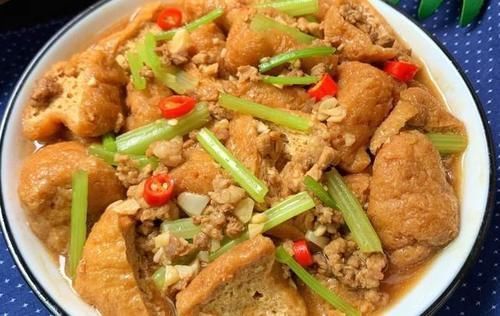 孜然牛肉|必学的家常菜非常酸爽的海带丝秒杀路边摊的老干妈炒年糕