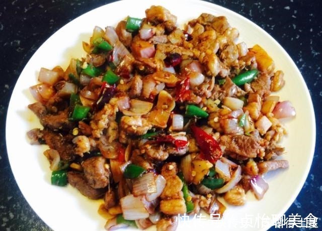 羊肉怎么烹饪最好吃呢越简单的做法,羊肉越美味!