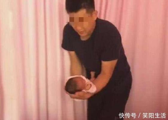 装睡|宝爸经常半夜起来“戳”女儿,宝妈装睡发现原因,网友:同款老公