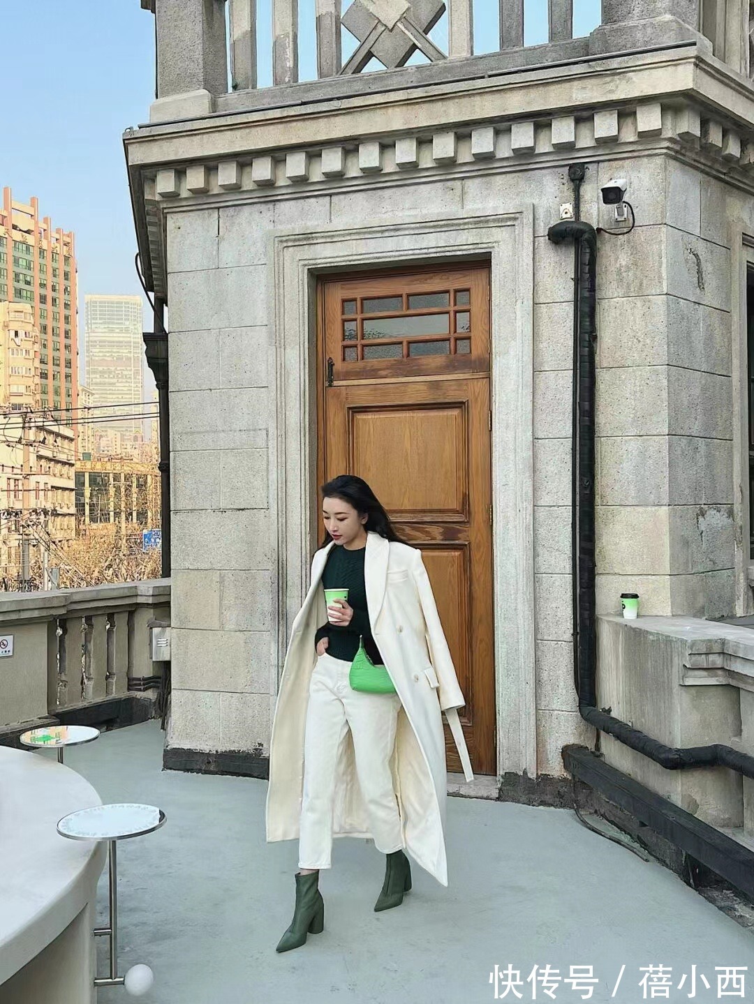 大长腿 过年走亲戚怎么穿?试试这些大衣的高级穿法,气场全开长辈都夸你