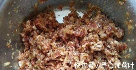 好吃直流油的饺子，调味的时候放这三种调料，香的冒泡，百吃不厌！