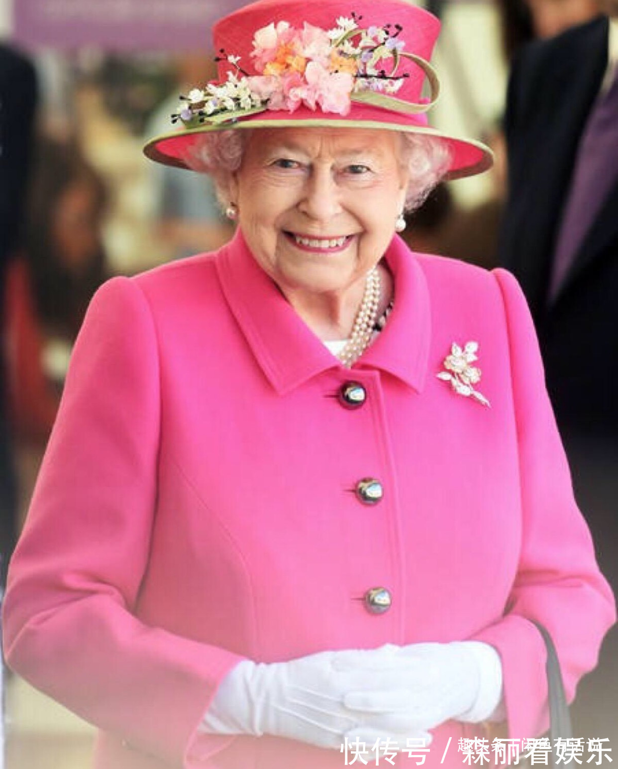 护肤|94岁高龄脸上却没斑点,英女王皮肤好到惊人,护肤方法却不用花钱