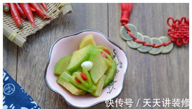 腌萝卜片|晒晒小县城一家三口的早餐，不精致却用心，孩子喜欢，个子蹭蹭长
