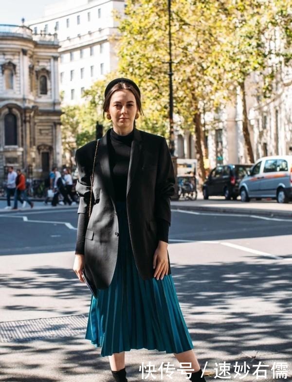 女人过了40岁，少穿“花”衣服，多穿这三个高级色，洋气显白