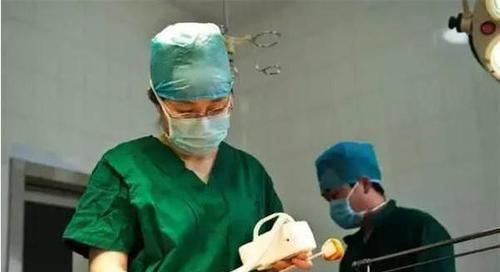 剖腹产|“医生，能不能把我多余的脂肪割掉”剖腹产的产妇说完，医生笑了