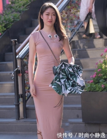 青春|无袖粉色连衣裙,青春时尚,尽显阳光女孩气质