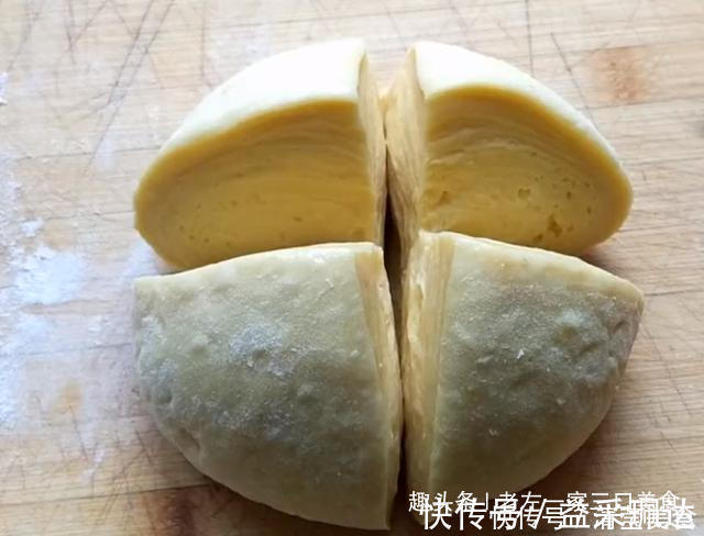 我家面粉从不蒸馒头，加2根香蕉，简单几步，出锅给肉不换，真香