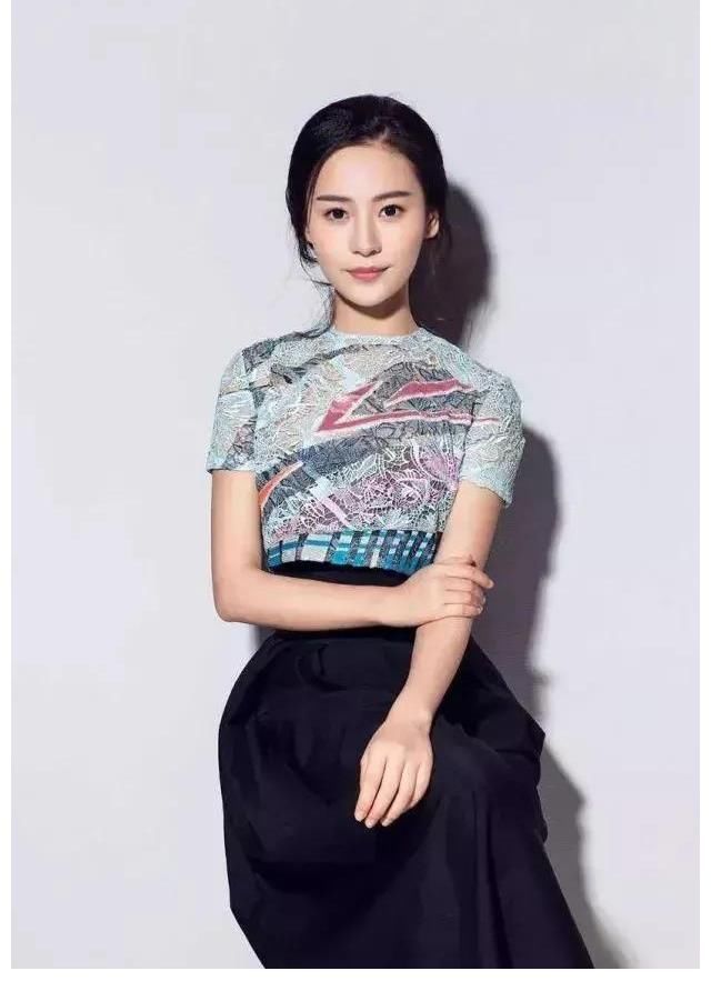 中华小姐总冠军、凤凰卫视主持人郭洋子写真集