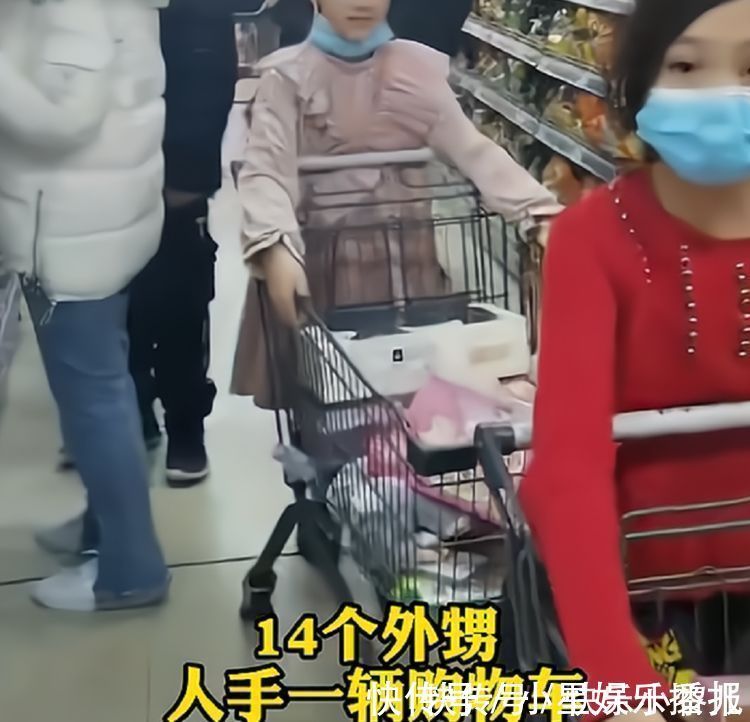 舅舅|“最豪横舅舅”带8个外甥过节,吃饭出门要排队,一顿能吃6斤米