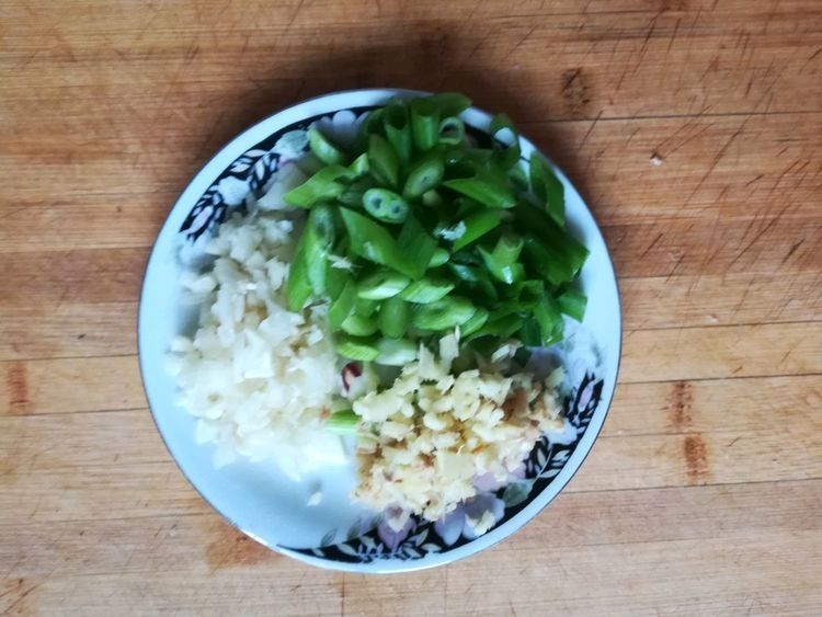 美味好吃的家常茄子，炒一炒就出锅，方法简单，超下饭