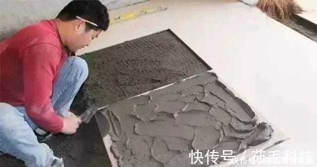 瓷砖|越来越多人不用水泥贴瓷砖了,他们都用这种材料来铺,省钱又方便!
