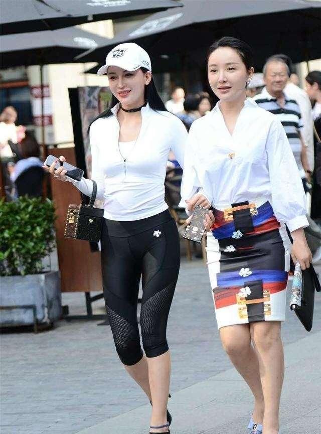 打底裤的造型不止时髦，塑造清纯少女感，女神风格更突出