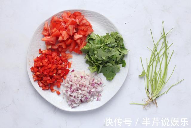 一道美味夏日沙拉，酸甜鲜嫩，颜值超高，十个人有九个喜欢