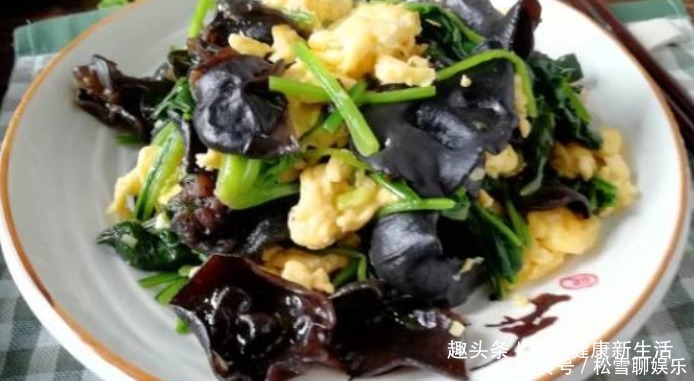 补脑|炒鸡蛋时加入以下食物,补充钙质,补脑益智,孩子脑瓜更加聪明