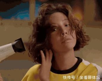 喷雾|年末聚会大家都披头散发就没意思了！这几款秋冬长发的发型才够美