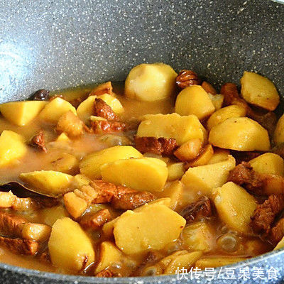 这道红烧肉烧芋头，分分钟光盘