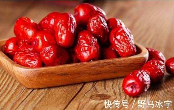 红枣|女人担心老得快，3种食物要多吃，补血又排毒，气色更年轻