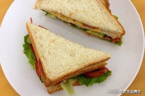 发现面包新做法，层层松软，看到就想吃，简单易学，一斤面不够吃