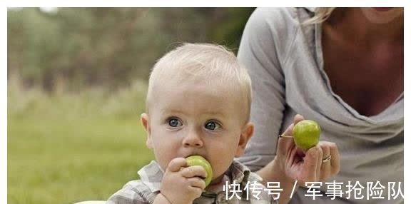 进食|宝宝两岁前,要多吃一些“手指食物”,不然可能耽误他们的发育哦