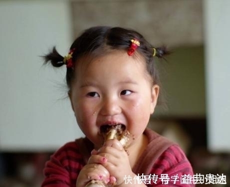 孩子|家长3种无知行为,会拖垮孩子脾胃,医生:别再“虐”娃了