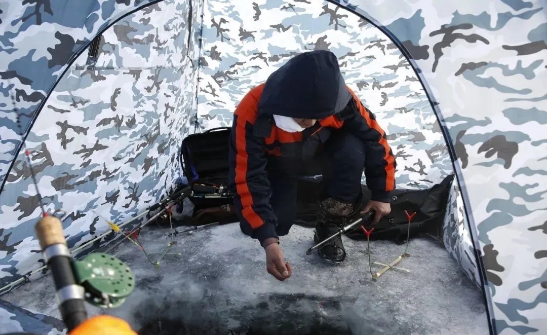 冬天钓鱼打窝有讲究？掌握这三个技巧，分分钟钓上大板鲫！