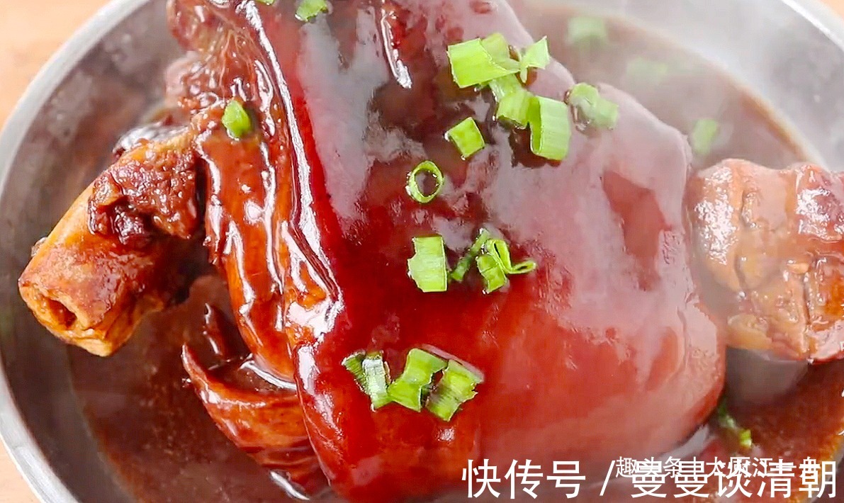 过年吃肘子,教你最好吃的做法,香嫩软烂肥而不腻,看着就流口水