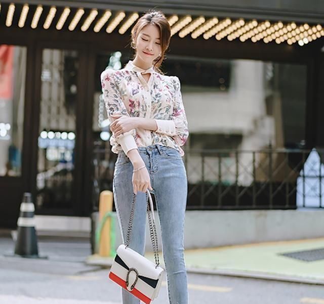 穿出时尚美感的打底裤更加舒适大方,是每个季节都好搭配的单品