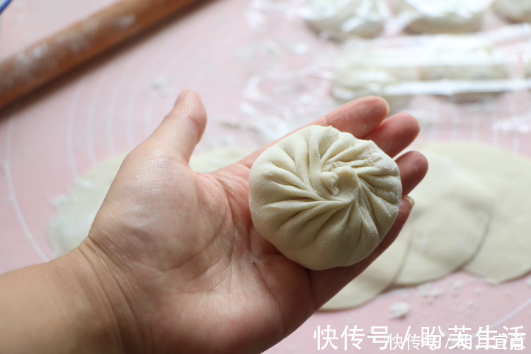 发面|馋死这饼了，又薄又软不发面，比韭菜饼好吃，男女老少都爱吃